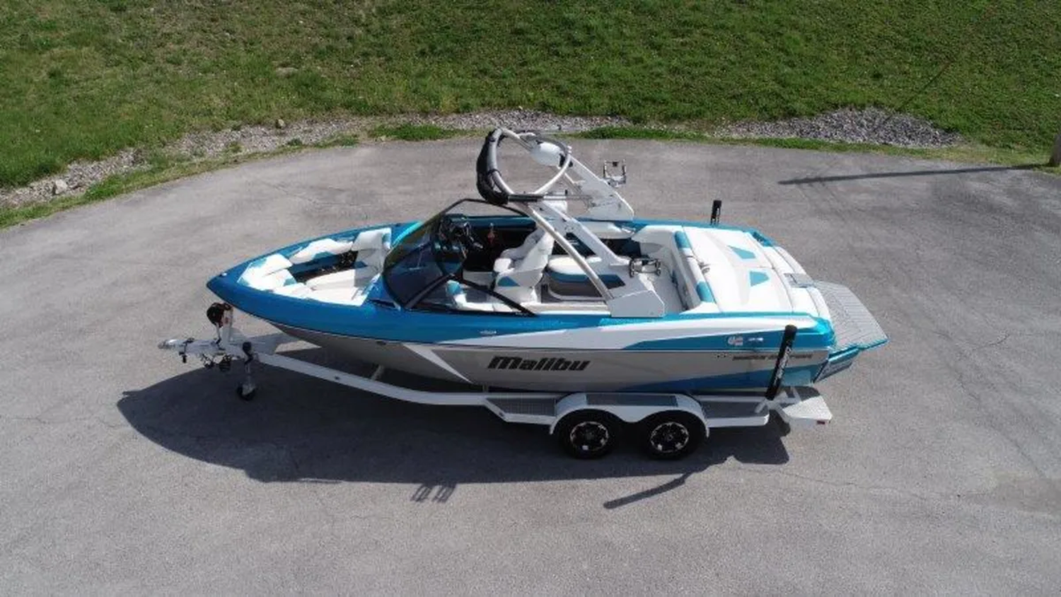 2017 Malibu 22 VLX