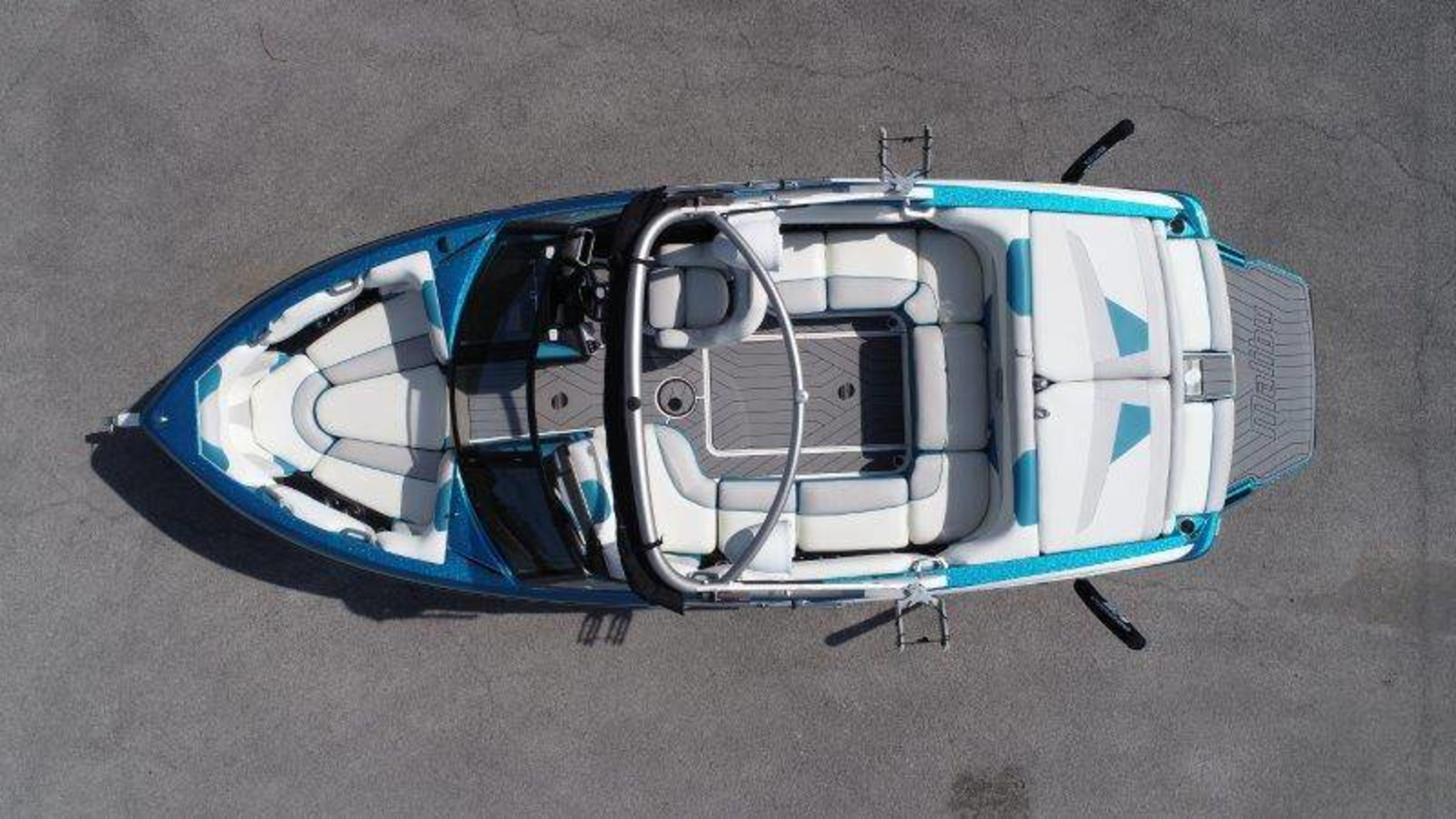 2017 Malibu 22 VLX