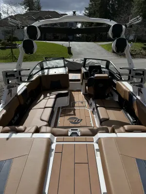 2022 Malibu 23mxz Icon