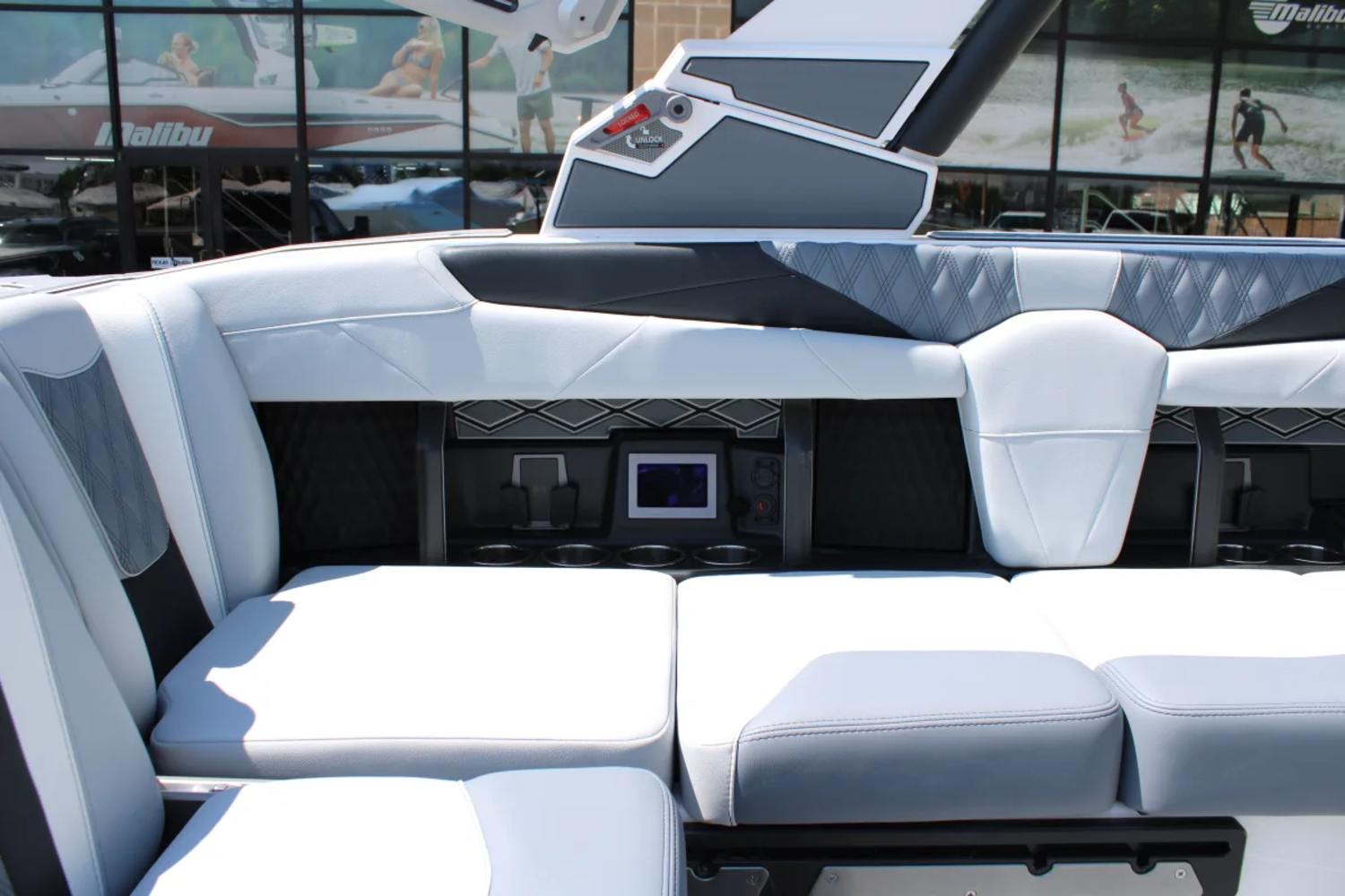 2026 Malibu M230