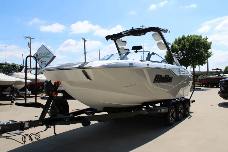 2026-malibu-m230-137004-image3.webp