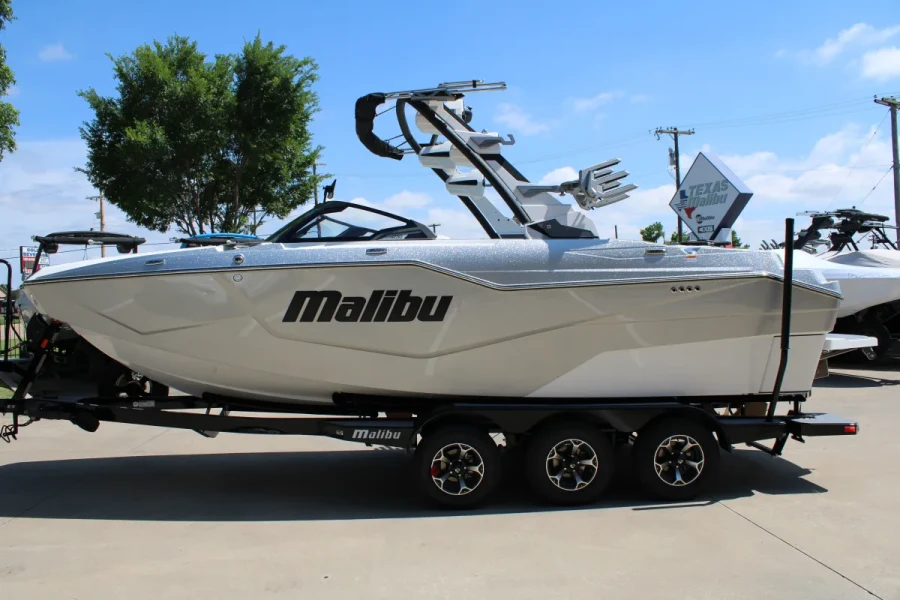 2026-malibu-m230-137004-image4.webp
