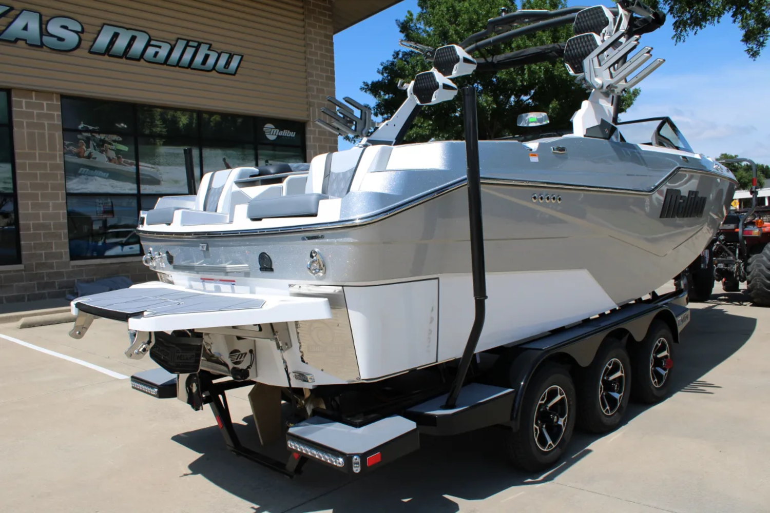 2026 Malibu M230