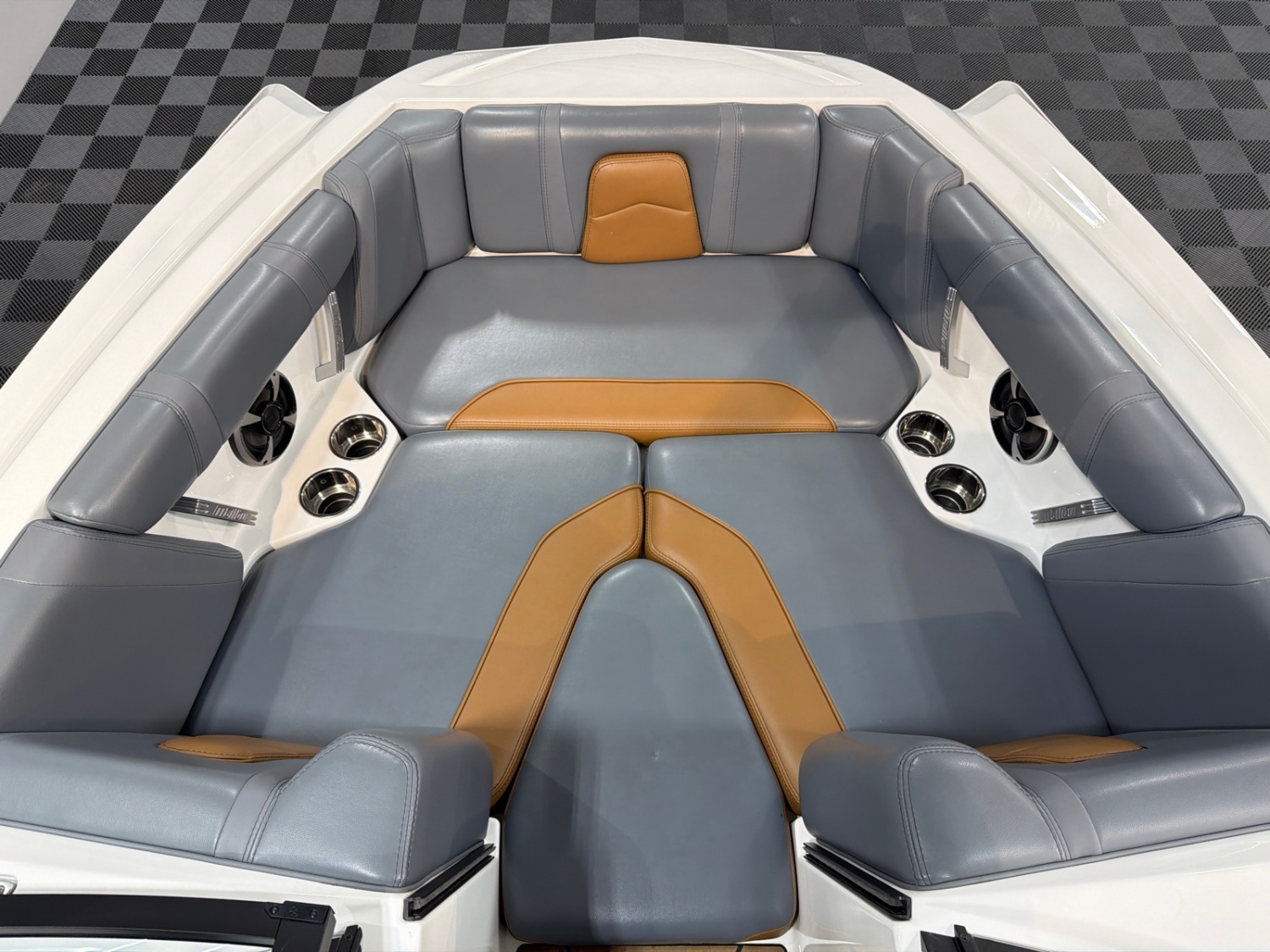 2020 Malibu 21 MLX
