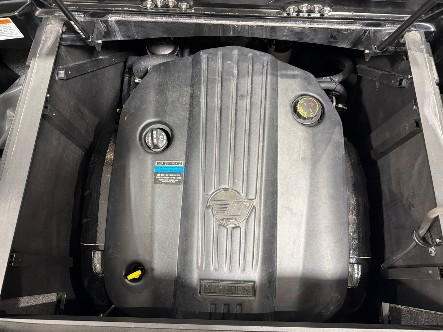 2023 Malibu 23 LSV