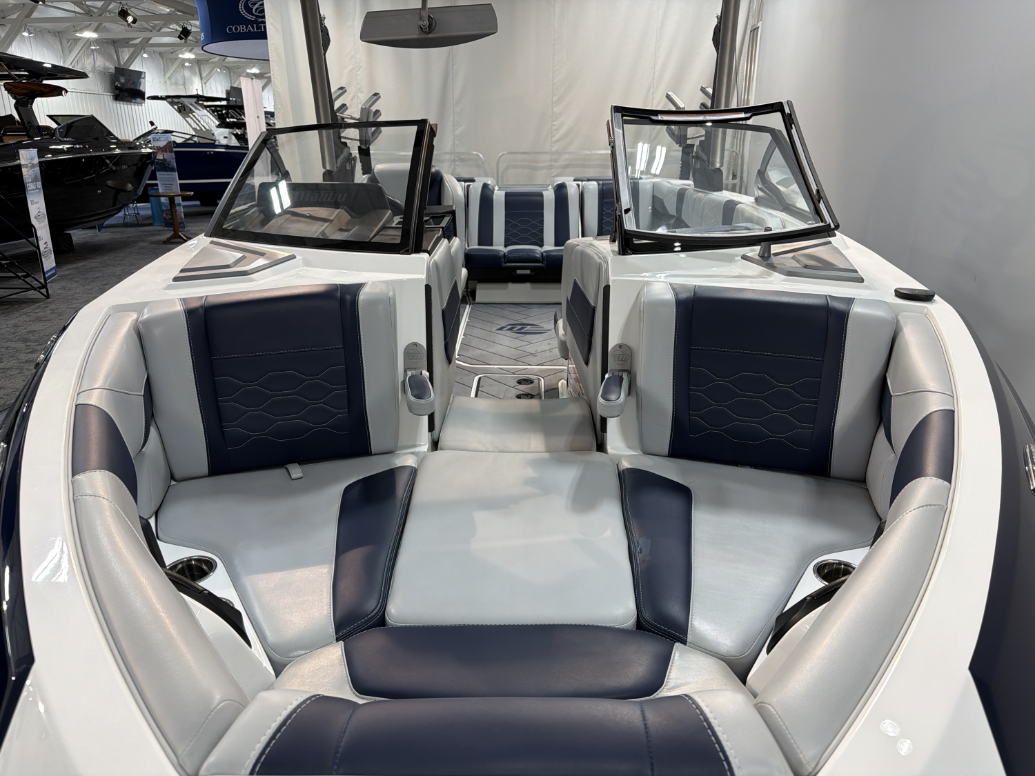 2025 Malibu 23 LSV