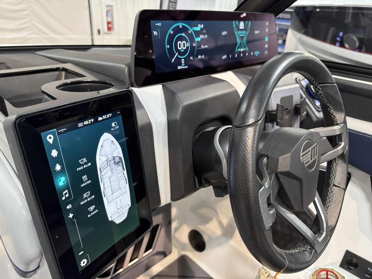 2025 Malibu 23 LSV