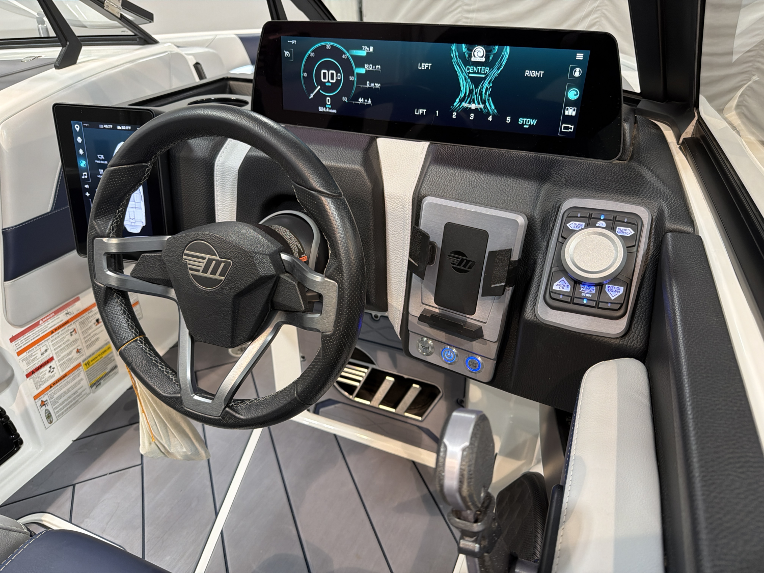 2025 Malibu 23 LSV