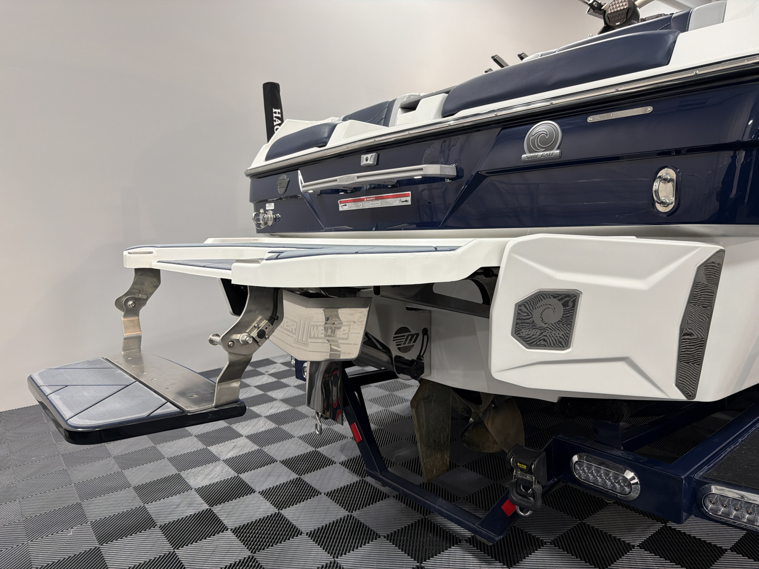 2025 Malibu 23 LSV