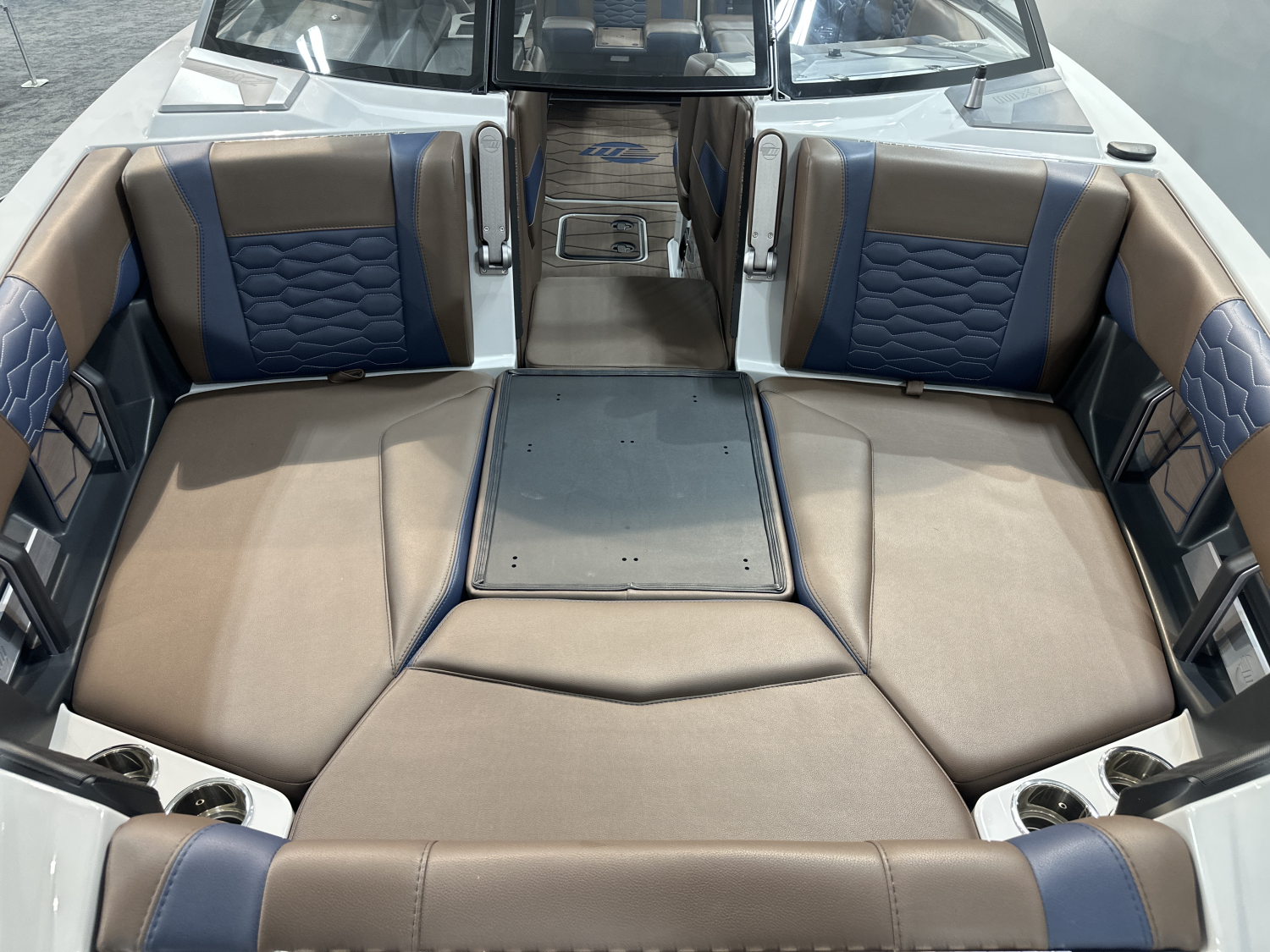 2025 Malibu 24 MXZ