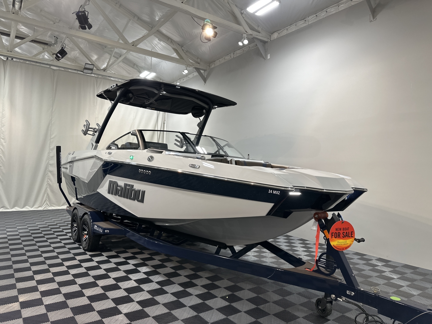 2025 Malibu 24 MXZ