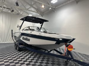 2025-malibu-wakesetter-24-mxz-137033-image2