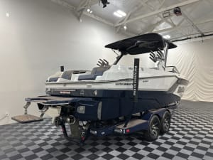 2025-malibu-wakesetter-24-mxz-137033-image6