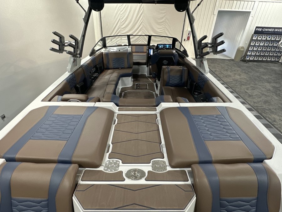 2025-malibu-wakesetter-24-mxz-137033-image9