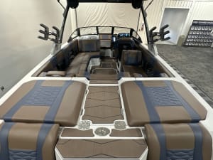 2025-malibu-wakesetter-24-mxz-137033-image9