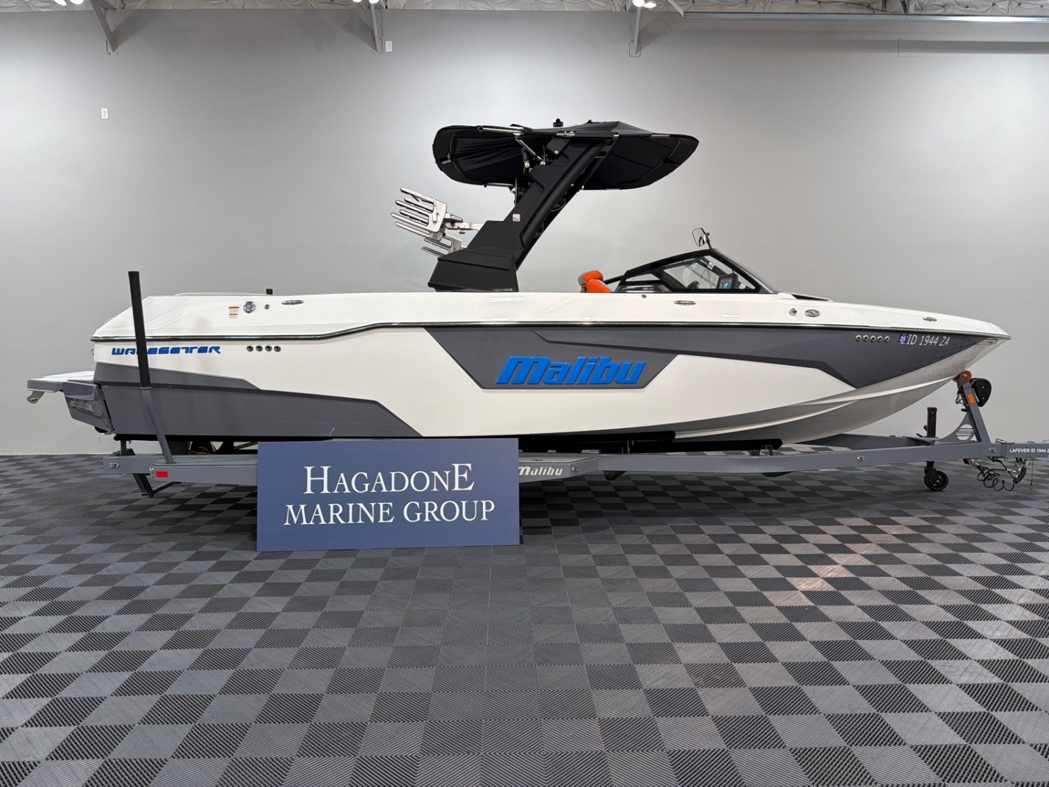 2021 Malibu 25 LSV