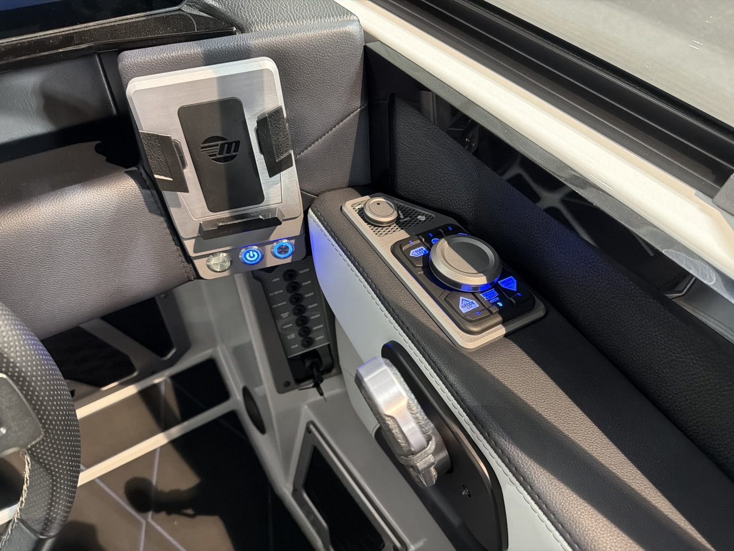 2025 Malibu M230