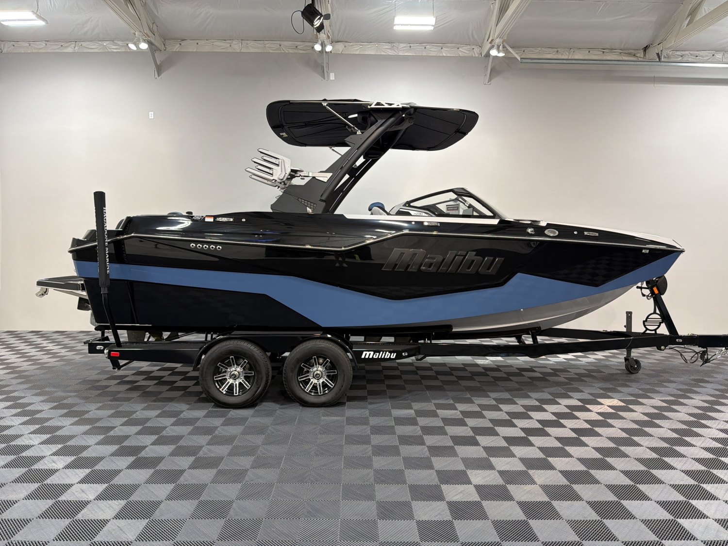2025 Malibu M230