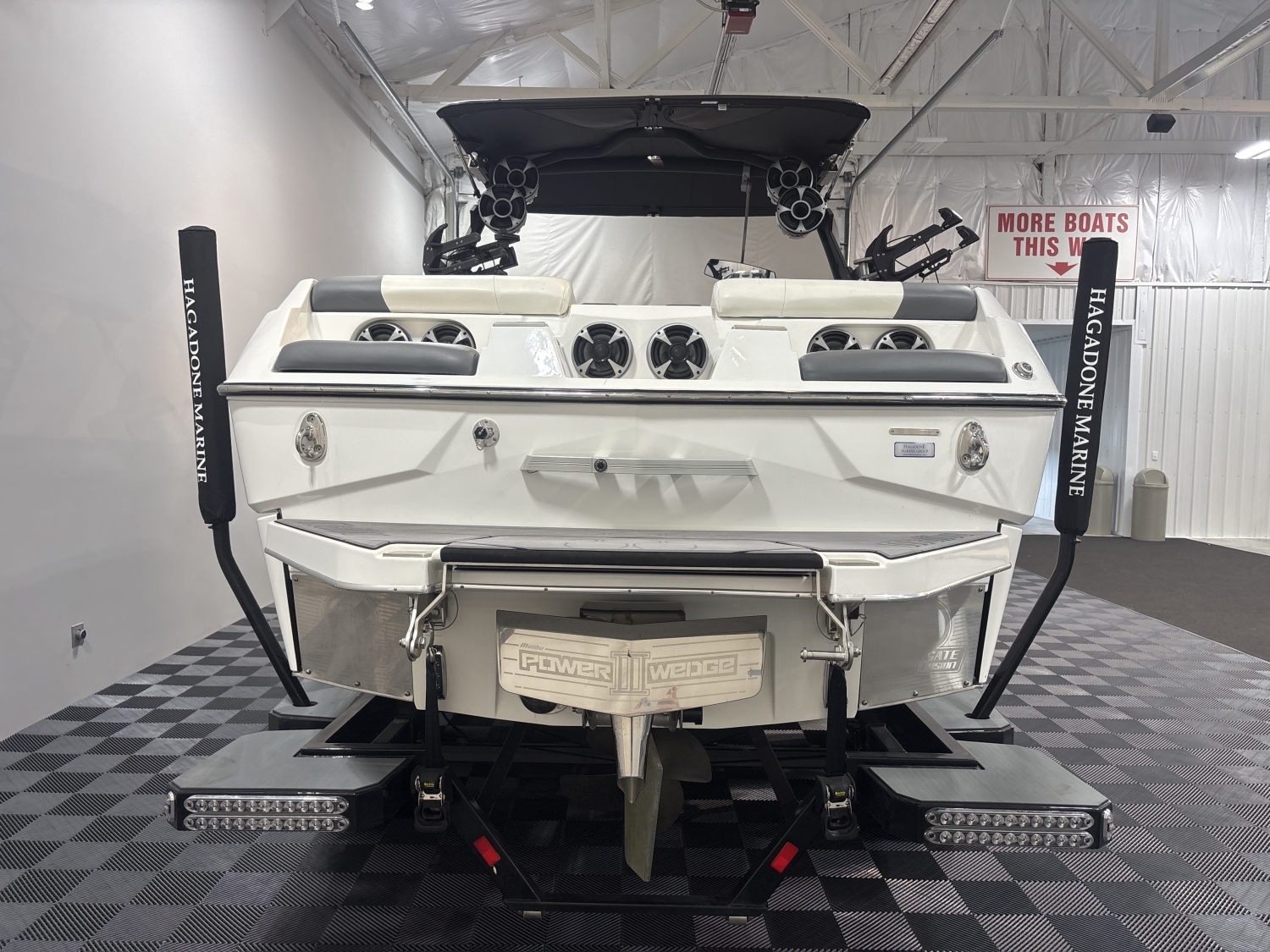 2021 Malibu M240