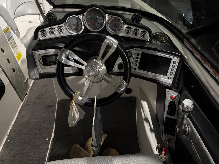 2015-mastercraft-x23-137048-image9