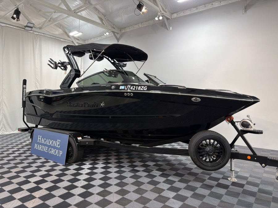2022-mastercraft-x24-137049-image2