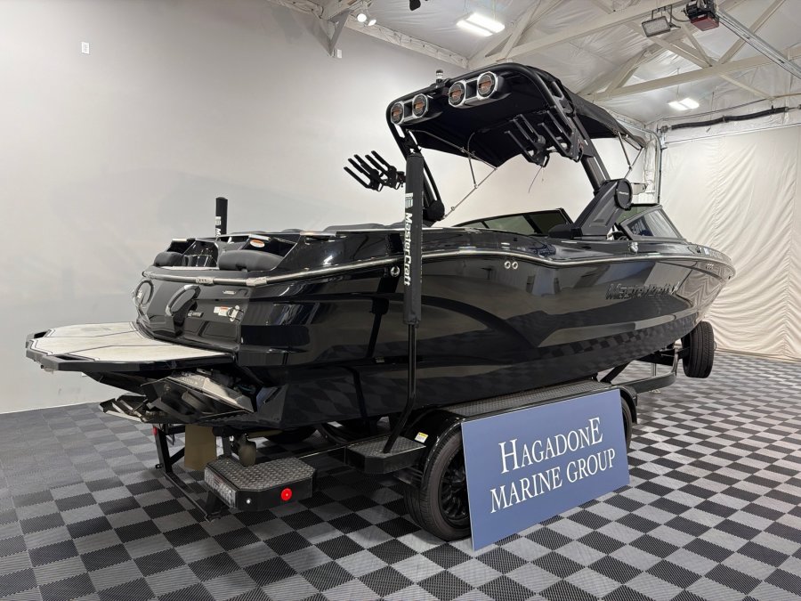 2022-mastercraft-x24-137049-image3