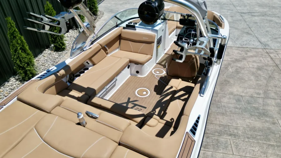 2020-mastercraft-xt22-137088-image8.webp