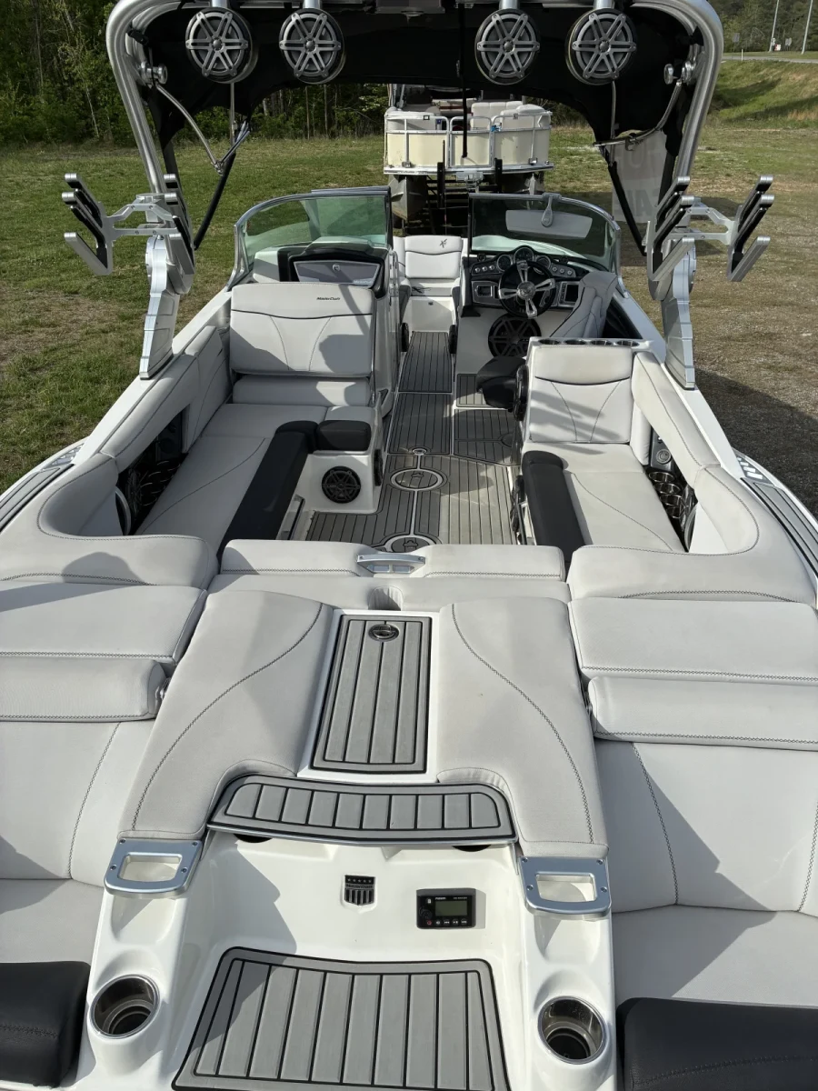 2017-mastercraft-x26-137093-image7.webp