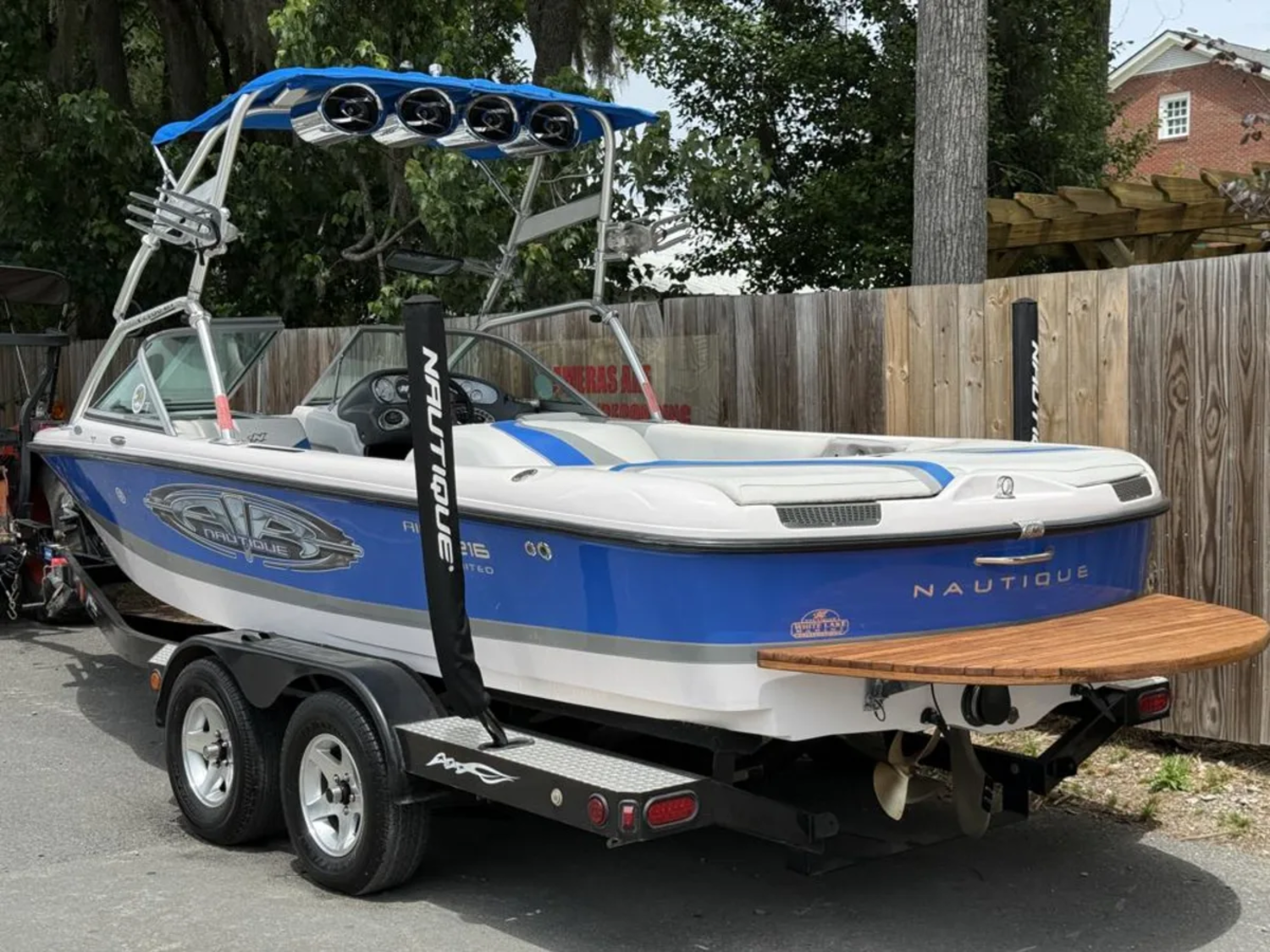 2005 Air Nautique 216