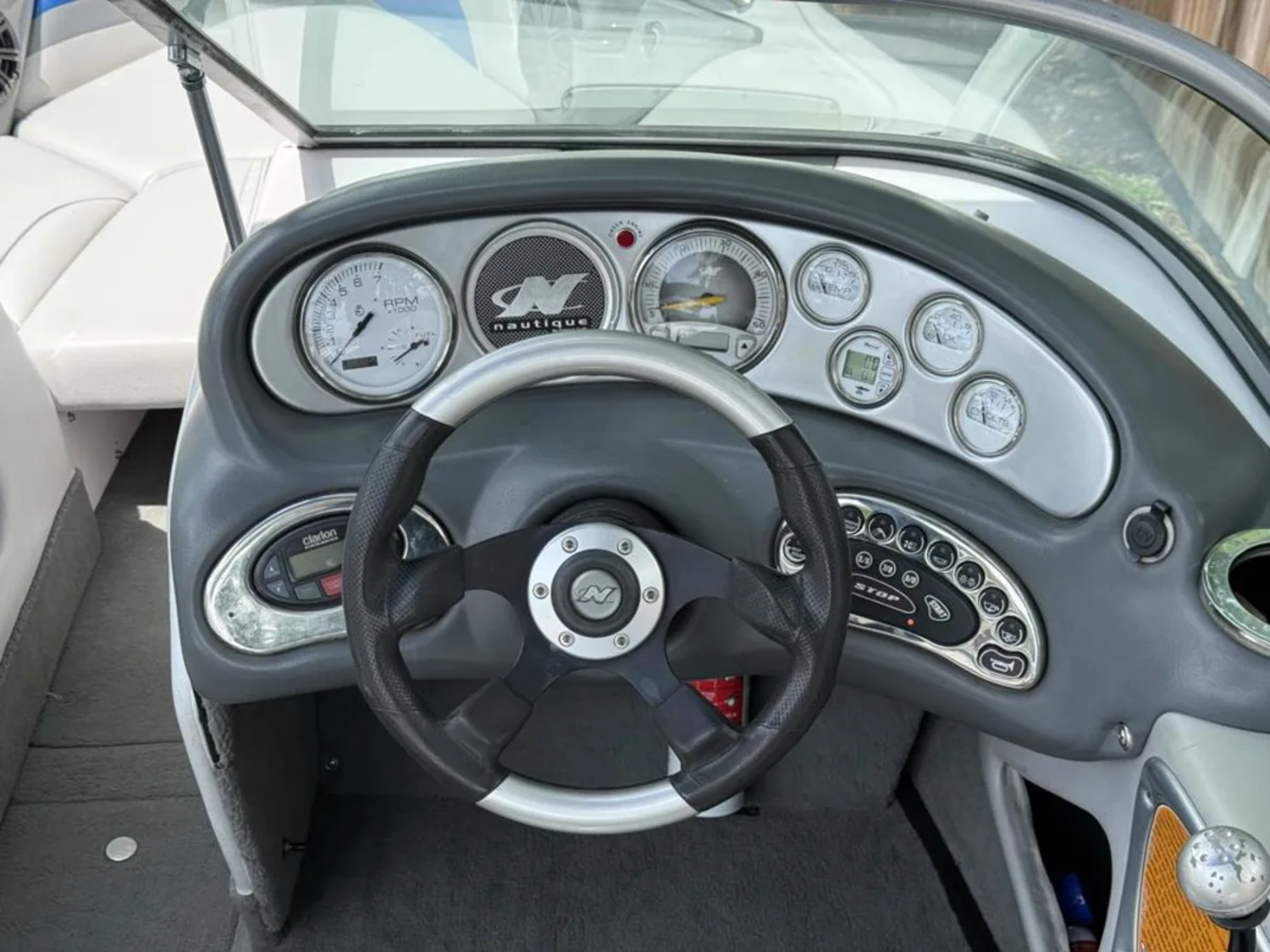 2005 Air Nautique 216