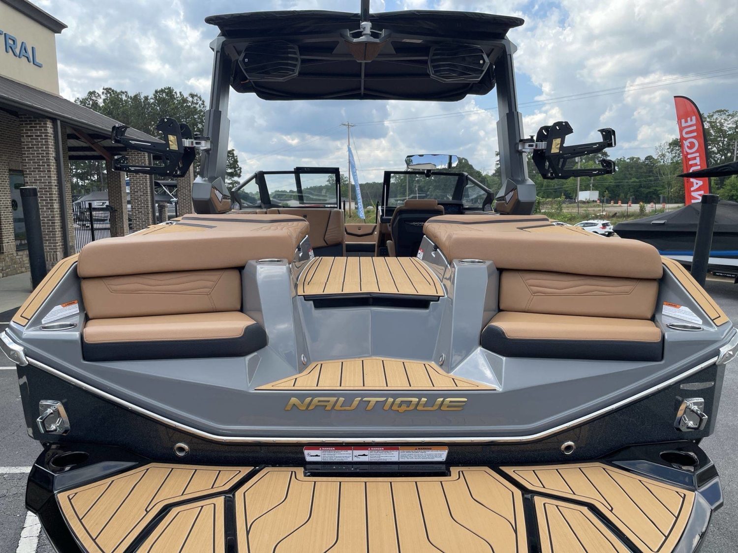 2026 Nautique G23