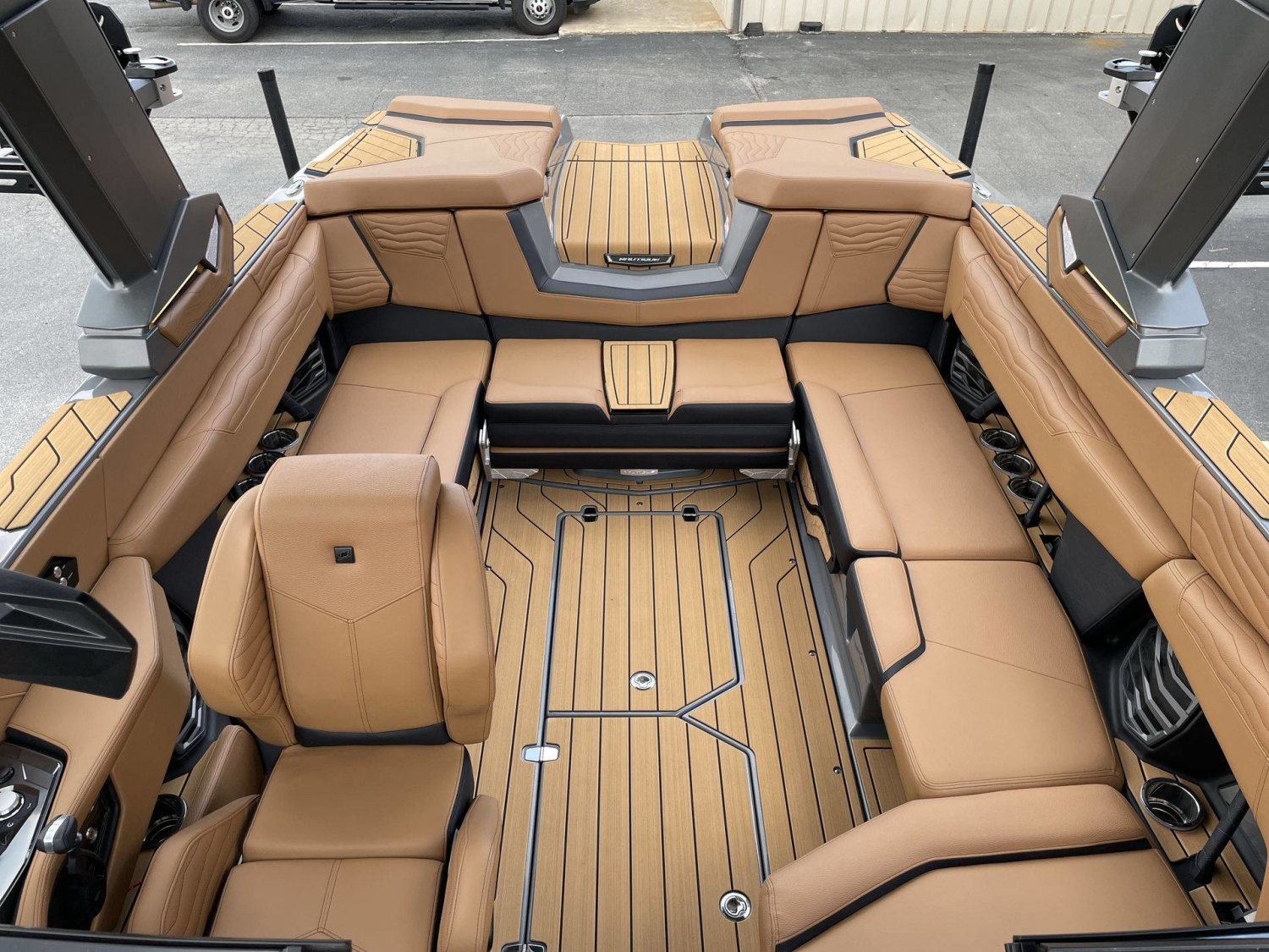 2026 Nautique G23