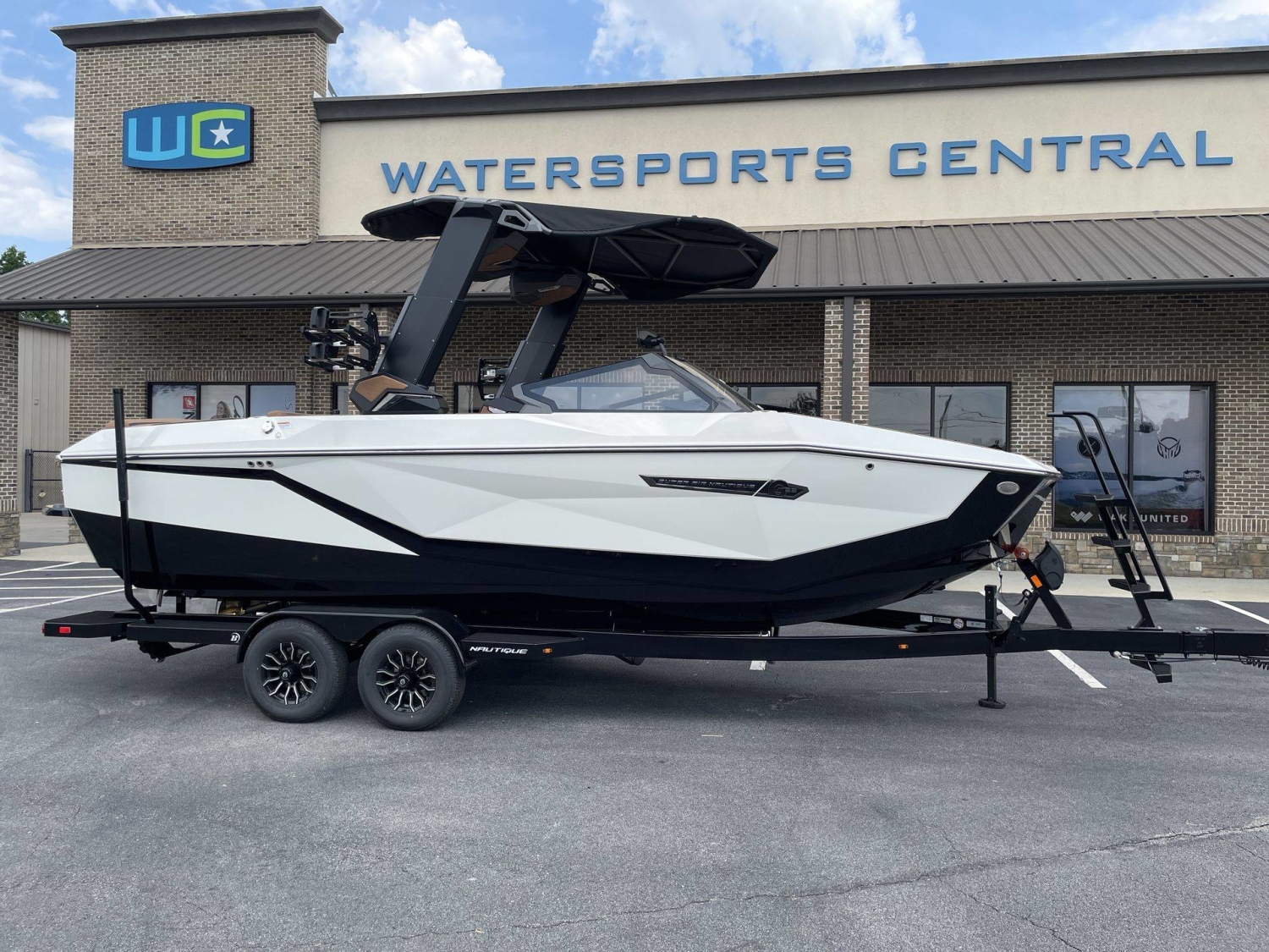 2026 Nautique G23