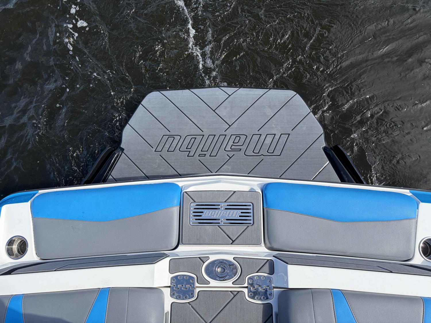 2025 Malibu 22 LSV