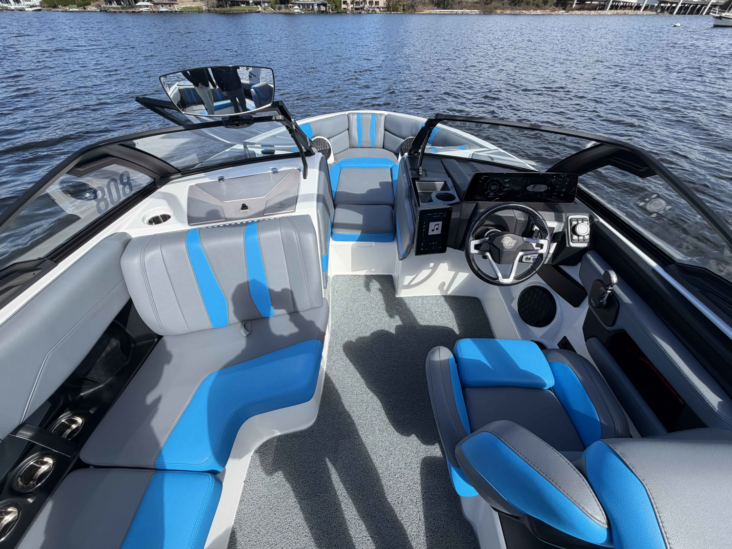 2025 Malibu 22 LSV
