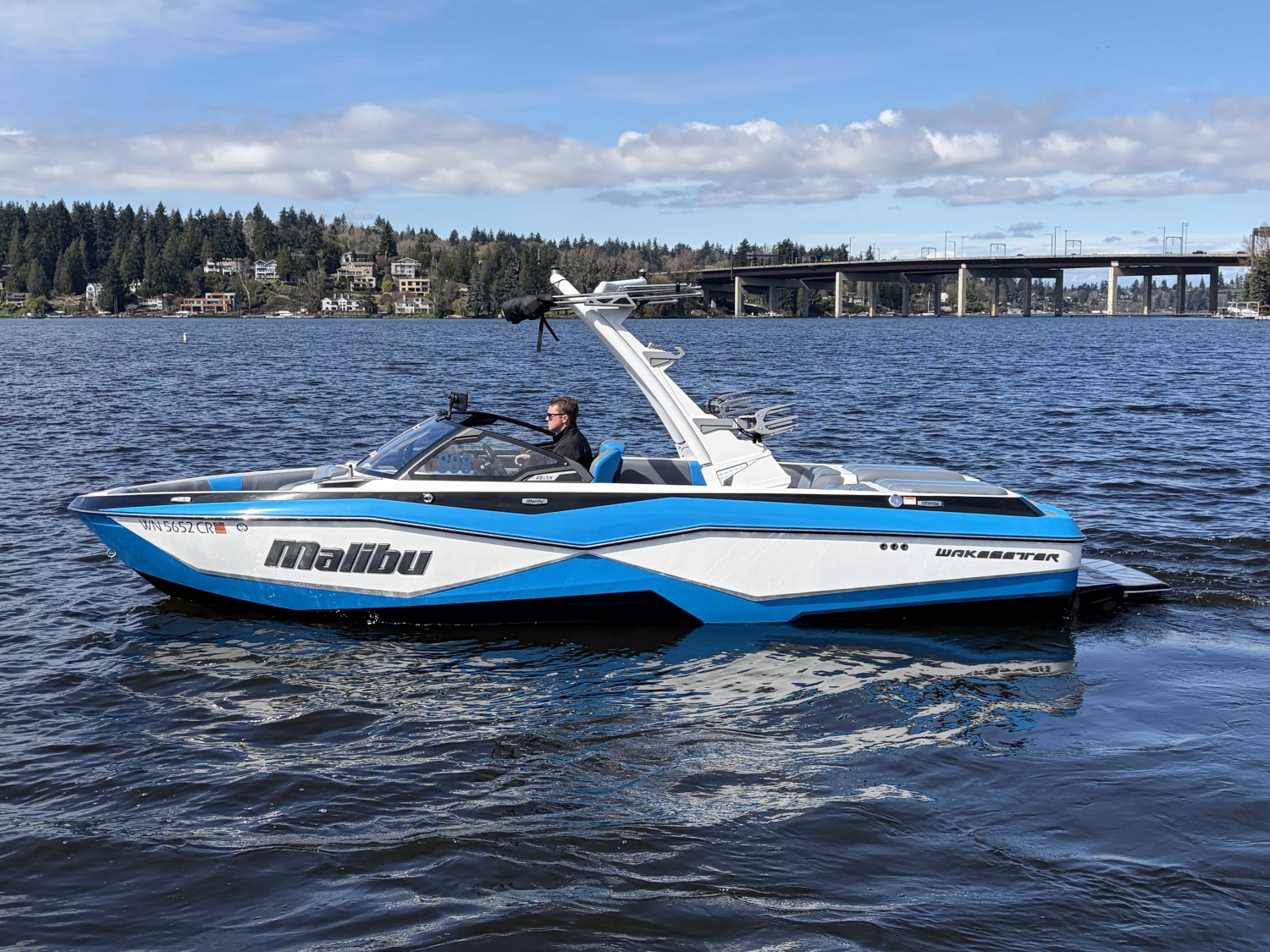 2025 Malibu 22 LSV