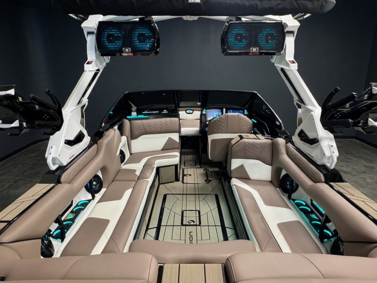 2026 Centurion Boats Ri245