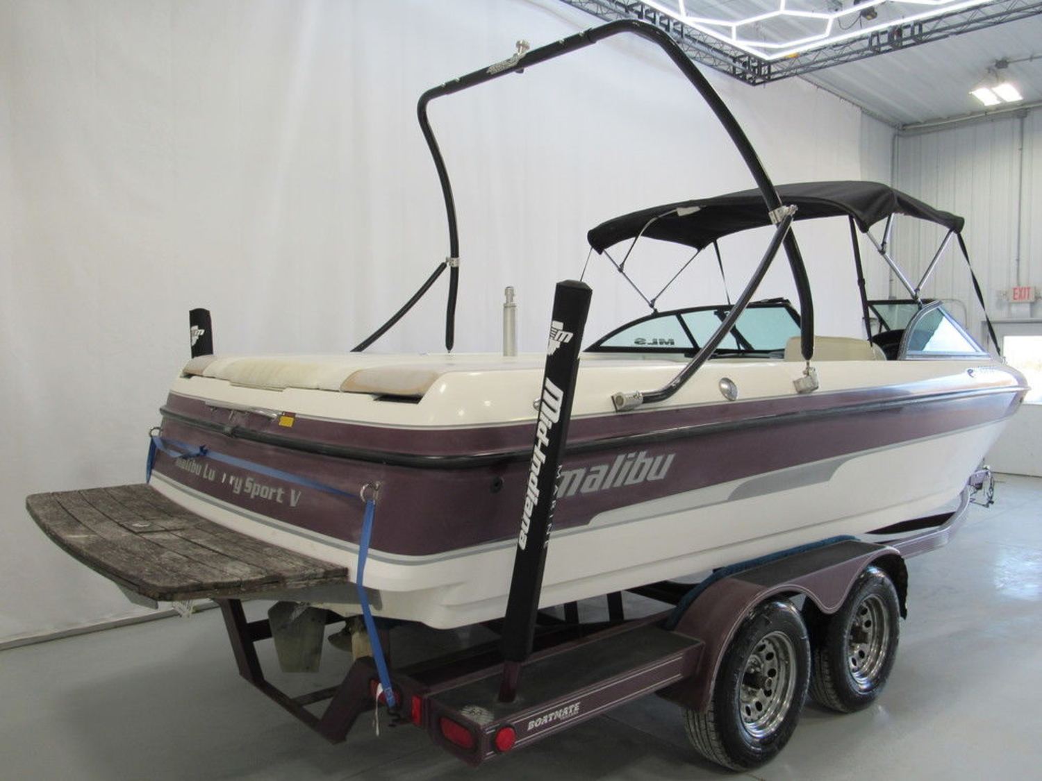 2000 Malibu 23 Escape