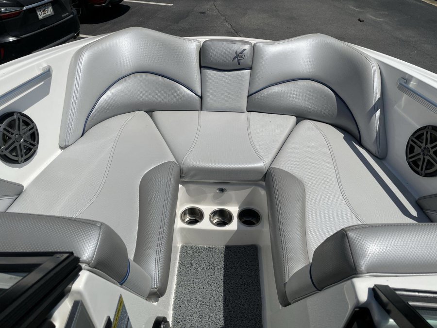 2016-mastercraft-x20-137147-image10