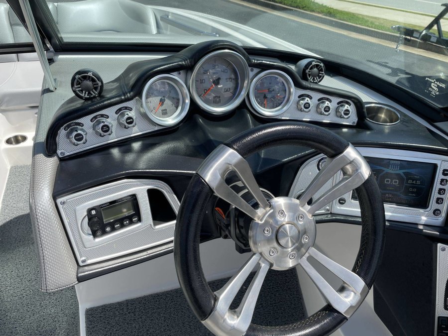 2016-mastercraft-x20-137147-image12