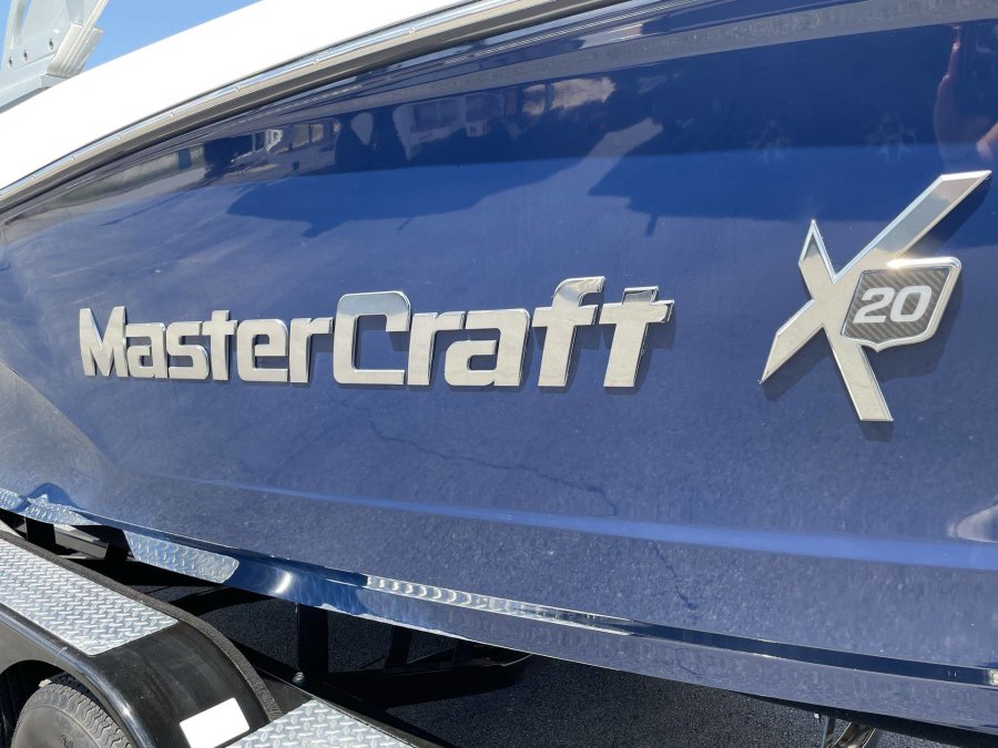 2016-mastercraft-x20-137147-image16
