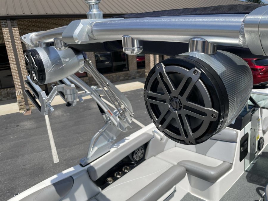 2016-mastercraft-x20-137147-image9