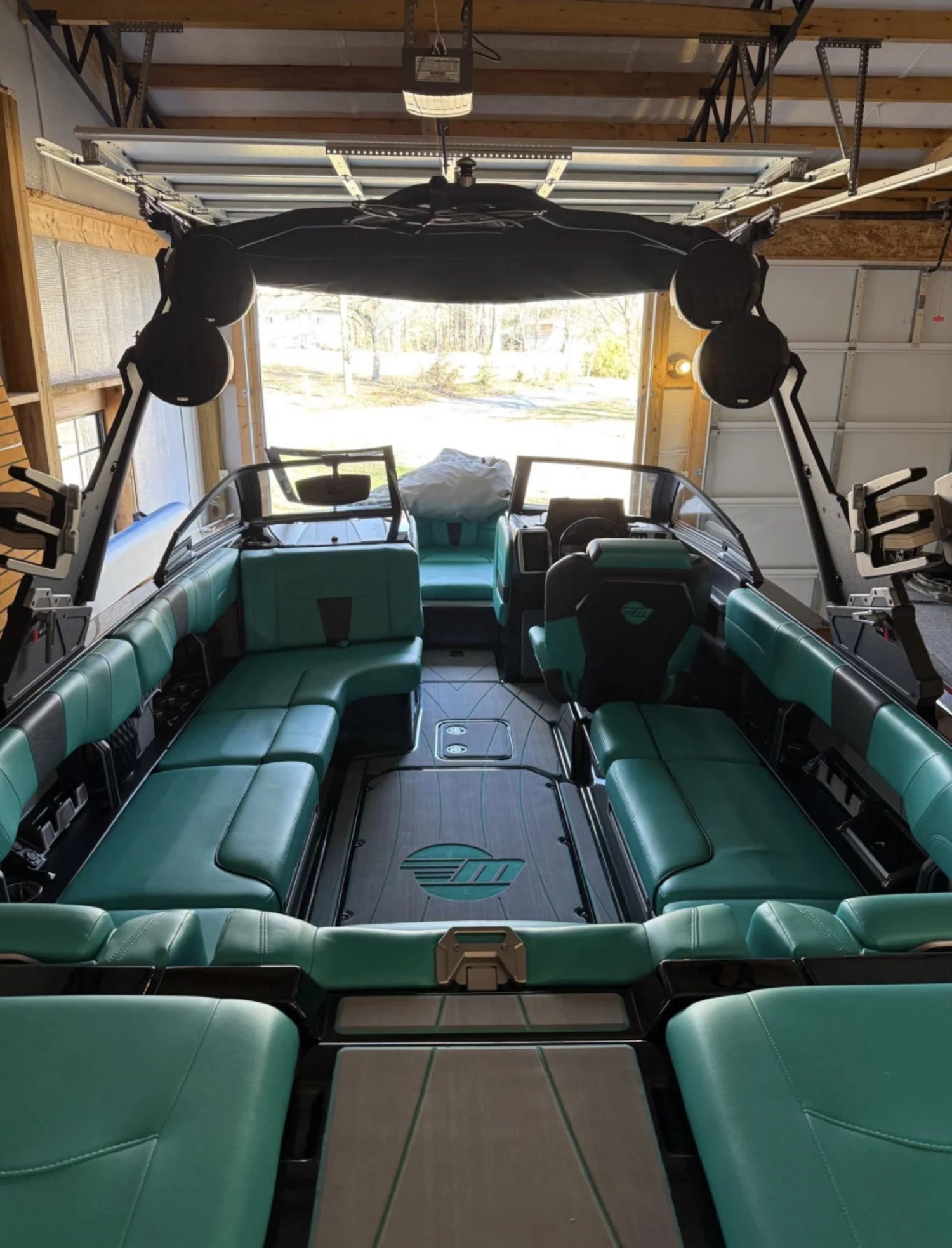 2022 Malibu Boats Wakesetter 23 LSV