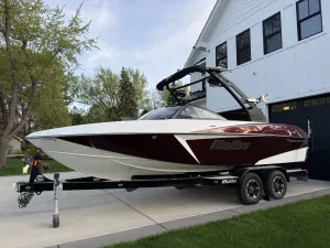 2018-malibu-wakesetter-vlx-137155-image0.webp