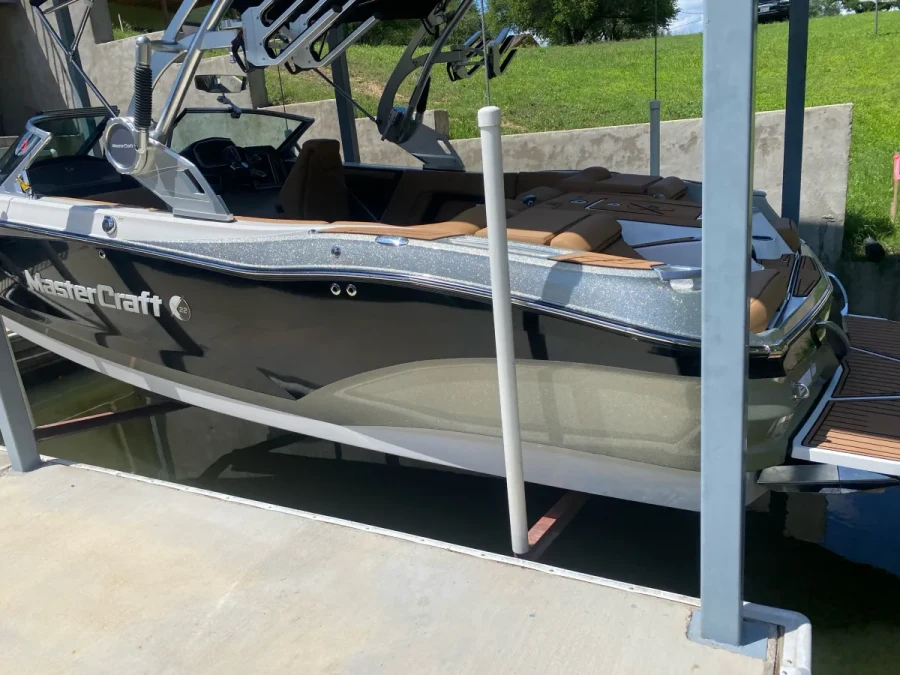 2021-mastercraft-x22-137159-image1.webp