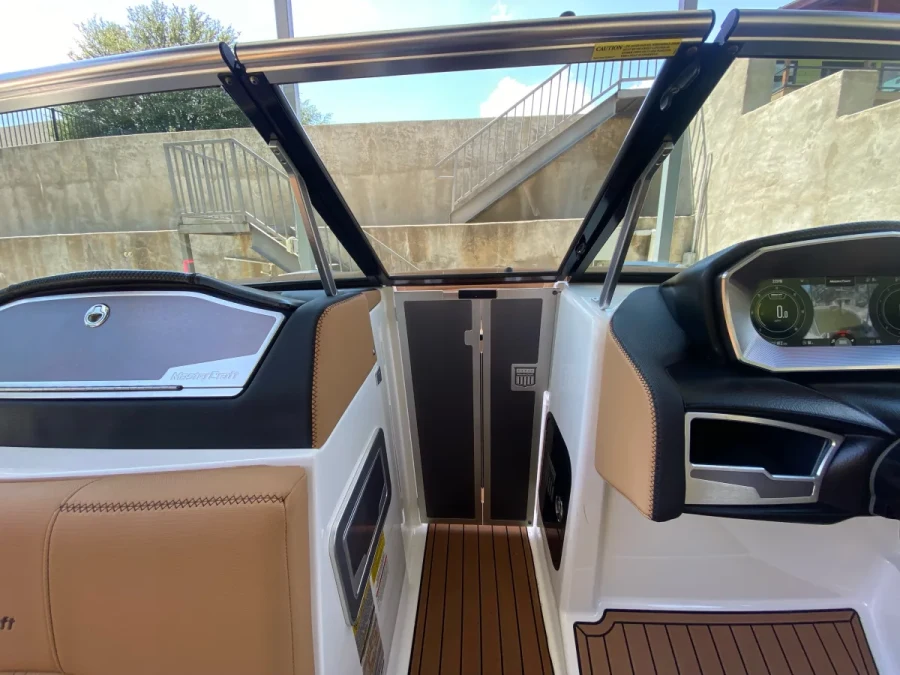 2021-mastercraft-x22-137159-image15.webp