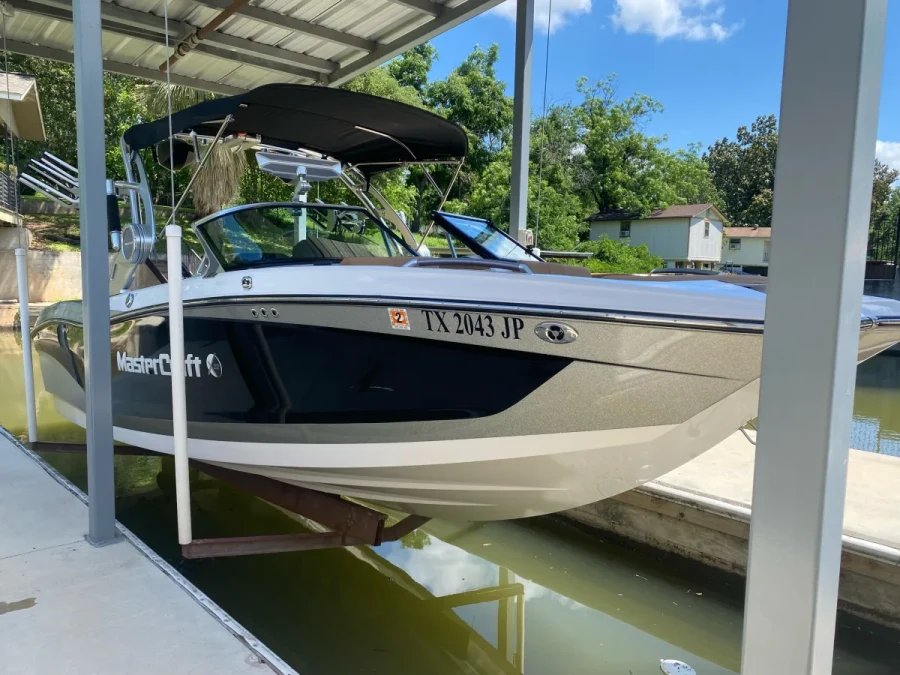 2021-mastercraft-x22-137159-image2.webp