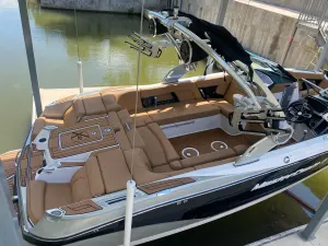 2021-mastercraft-x22-137159-image4.webp