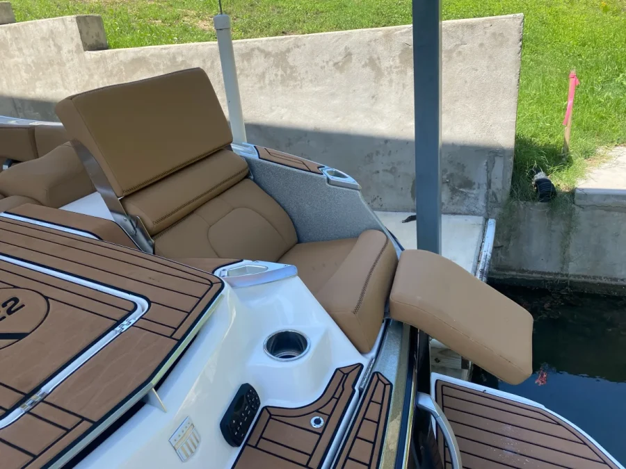 2021-mastercraft-x22-137159-image6.webp