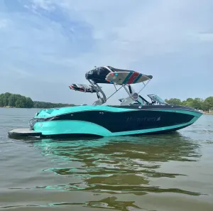 2020-mastercraft-x22-137185-image1.webp